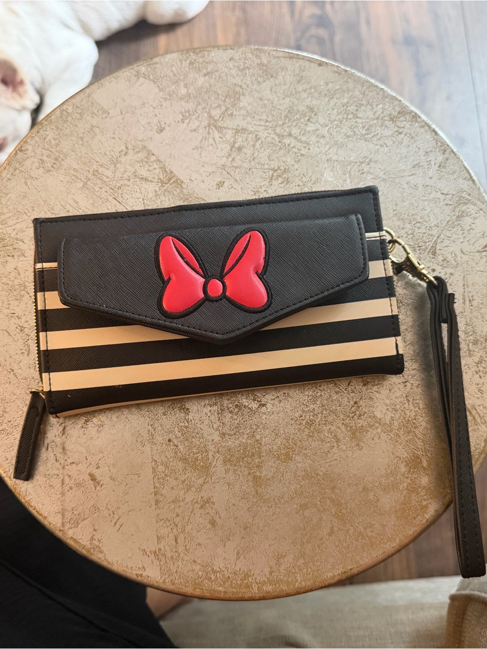 NWOT Disney parks mini mouse black&Cream Striped Wristlet Wallet.disney,Minnie